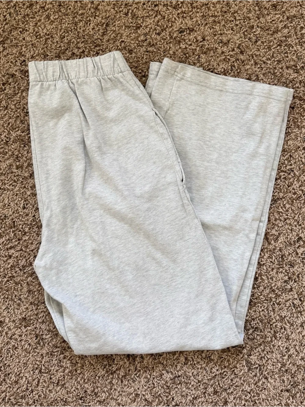Brandy Melville Grey Anastasia Sweatpants - Picture 4 of 4